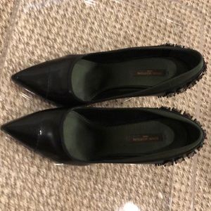 Louis Vuitton Black patent pumps 7(37)